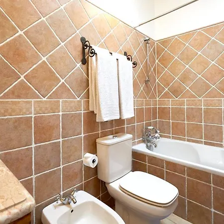 Casa vacanze House With 2 Bedrooms In Colares With Terrace And Wifi Adraga