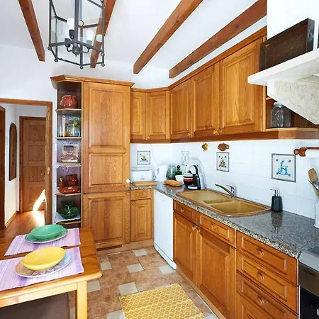 Casa vacanze House With 2 Bedrooms In Colares With Terrace And Wifi Adraga