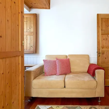 Casa vacanze House With 2 Bedrooms In Colares With Terrace And Wifi *