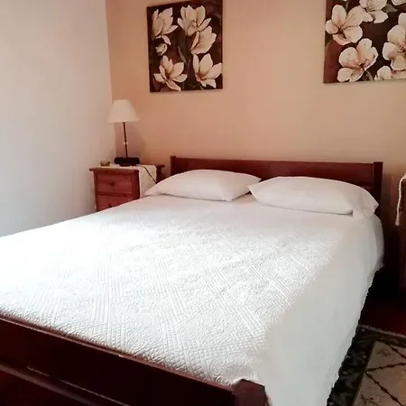 House With 2 Bedrooms In Colares With Terrace And Wifi Casa vacanze *
